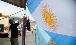 Quase metade dos jovens argentinos vive em vulnerabilidade social