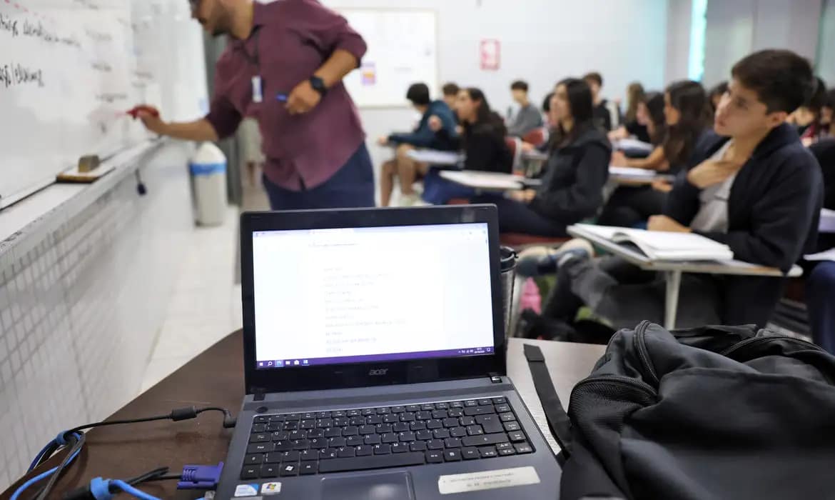 Fies: pré-selecionados têm até terça para complementar informações