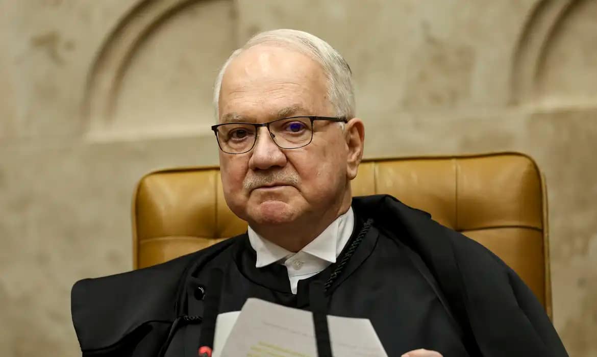 Fachin: críticas não fragilizam STF, mas fortalecem democracia