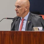 Moraes pede manifestação da PGR após Flávio não depor à PF