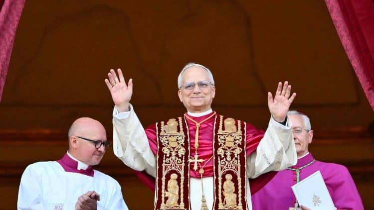 Quem é o novo papa americano Leão XIV?