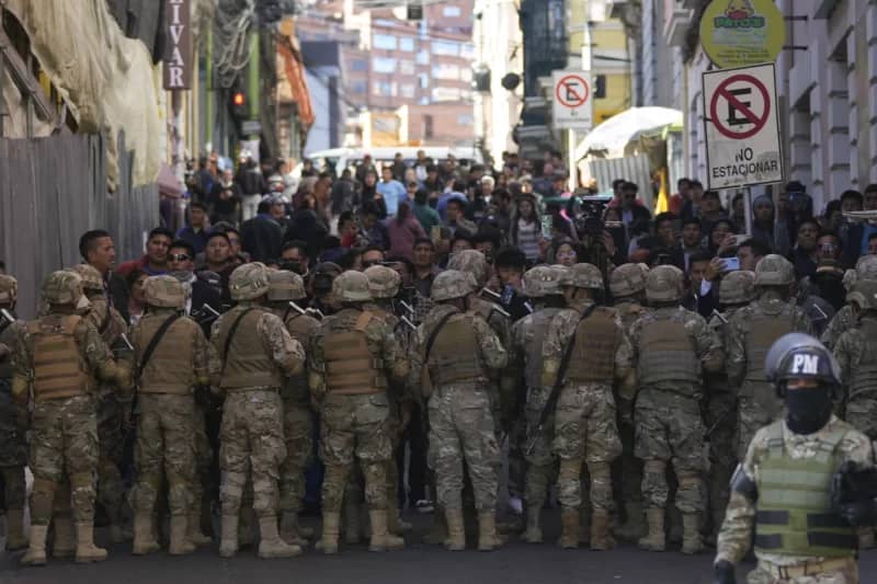 Tentativa de golpe na Bolívia: ao contrário das invasões ao Capitólio nos EUA e ao Congresso no Brasil, que foram conduzidas por civis, na Bolívia a ação foi liderada pelos militares.